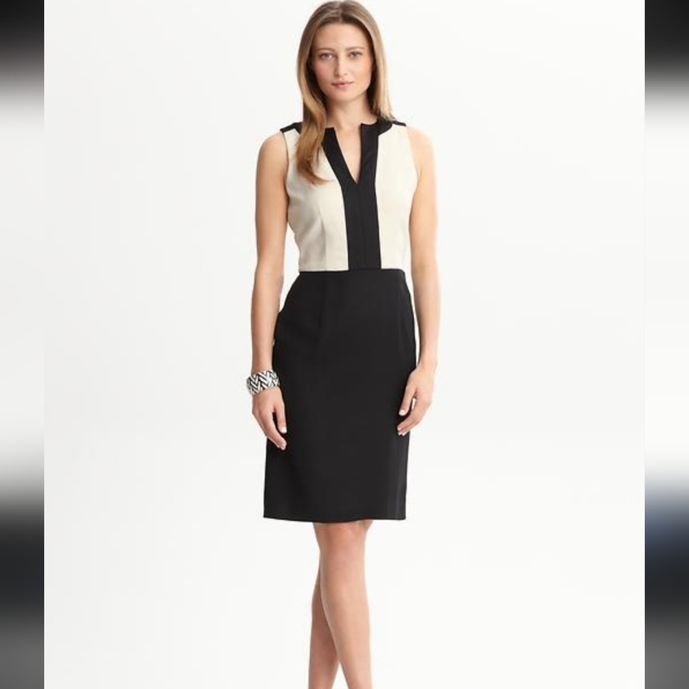 Tommy Hilfiger - Drop Waist Two-Toned Sheath Dress